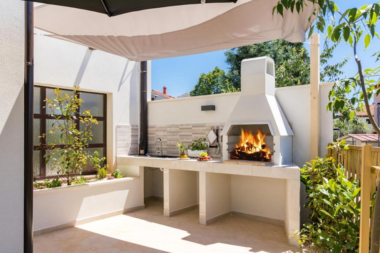 Villa Elena Deluxe Mit Whirlpool Und Beheiztem Pool Am Meer Und Wunderschoenen Blick Auf Die Brijuni Inseln Fazana Luaran gambar