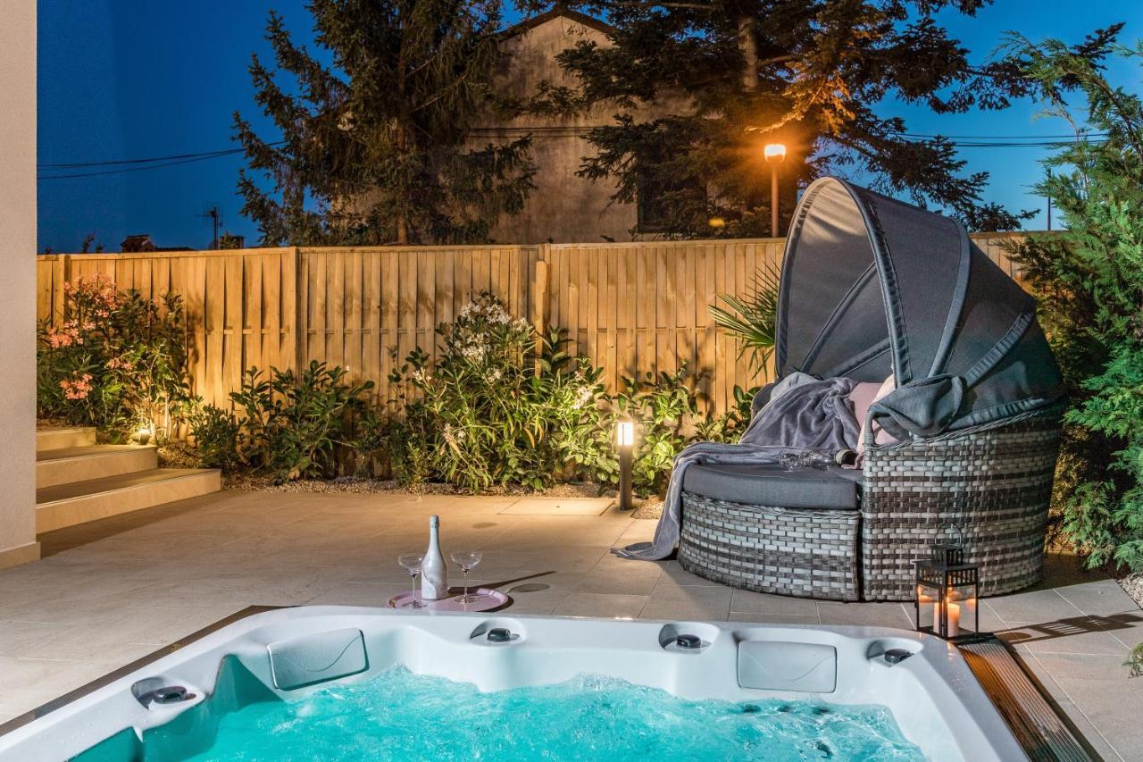 Villa Elena Deluxe Mit Whirlpool Und Beheiztem Pool Am Meer Und Wunderschoenen Blick Auf Die Brijuni Inseln Fazana Luaran gambar