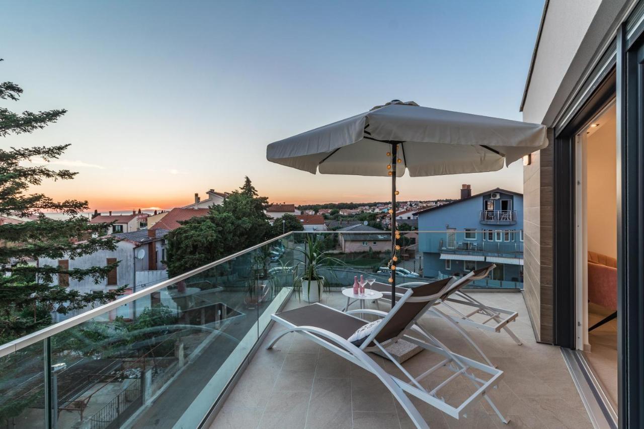 Villa Elena Deluxe Mit Whirlpool Und Beheiztem Pool Am Meer Und Wunderschoenen Blick Auf Die Brijuni Inseln Fazana Luaran gambar
