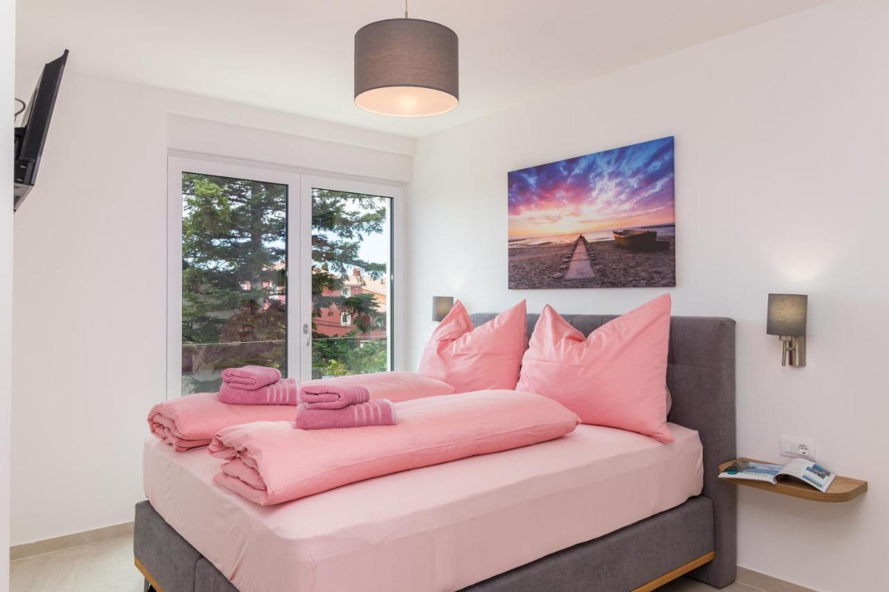 Villa Elena Deluxe Mit Whirlpool Und Beheiztem Pool Am Meer Und Wunderschoenen Blick Auf Die Brijuni Inseln Fazana Luaran gambar