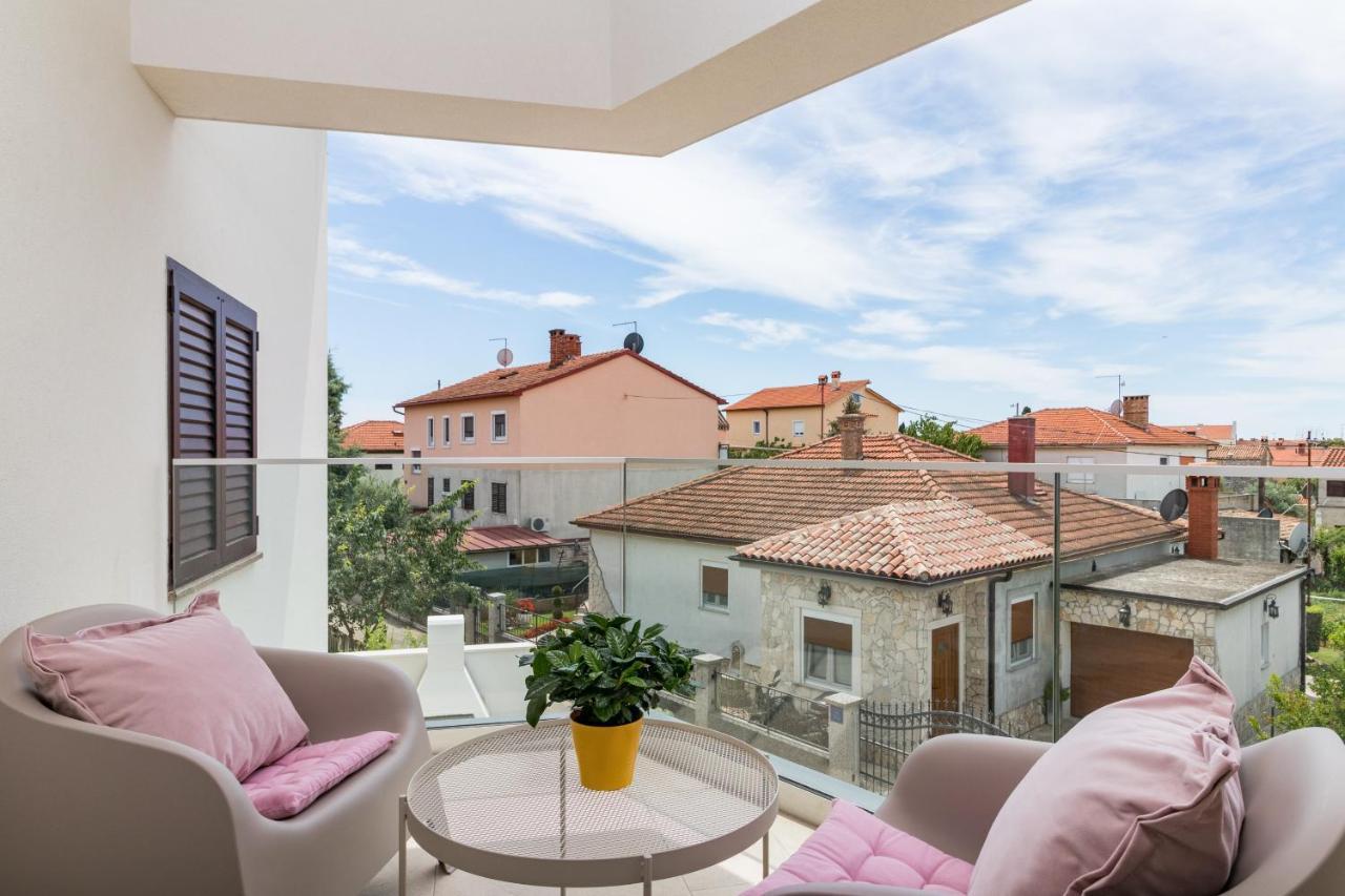 Villa Elena Deluxe Mit Whirlpool Und Beheiztem Pool Am Meer Und Wunderschoenen Blick Auf Die Brijuni Inseln Fazana Luaran gambar