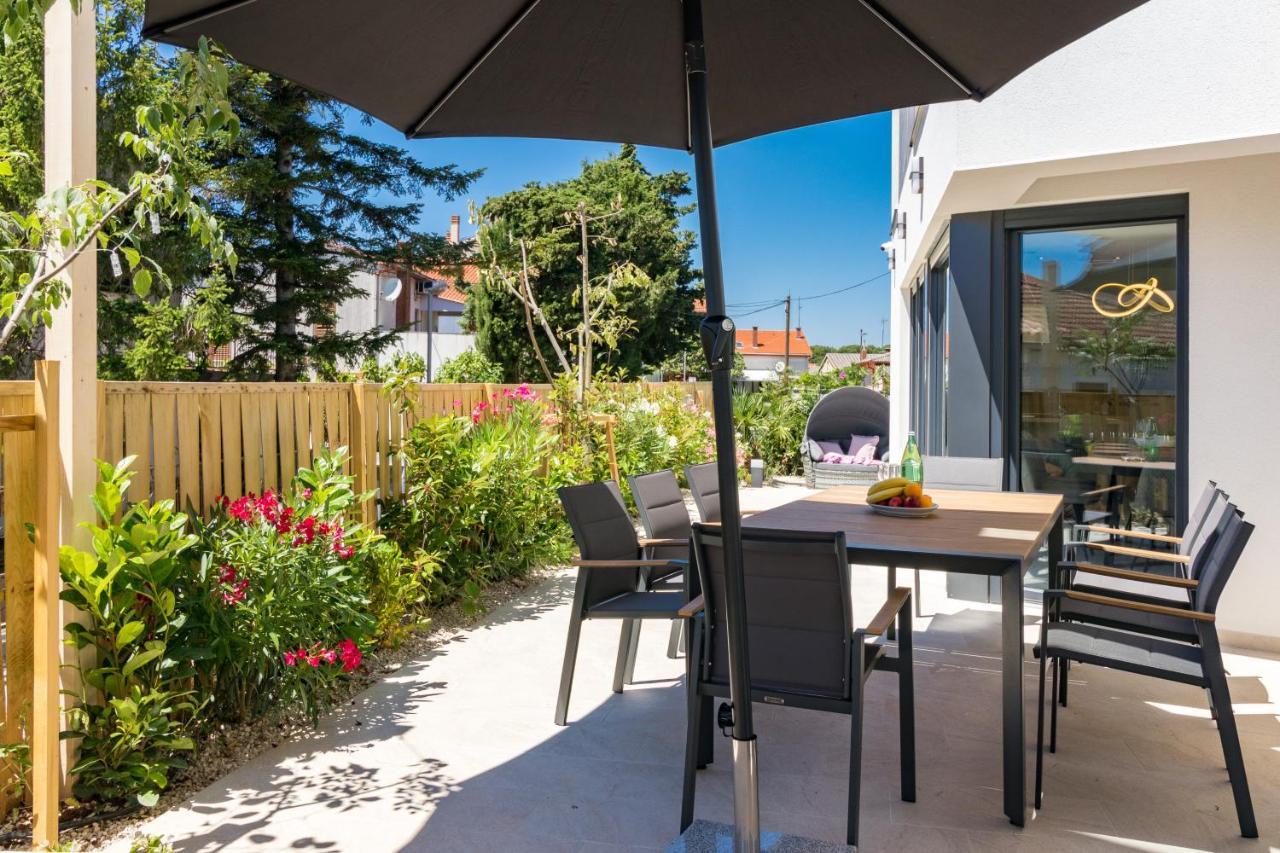 Villa Elena Deluxe Mit Whirlpool Und Beheiztem Pool Am Meer Und Wunderschoenen Blick Auf Die Brijuni Inseln Fazana Luaran gambar