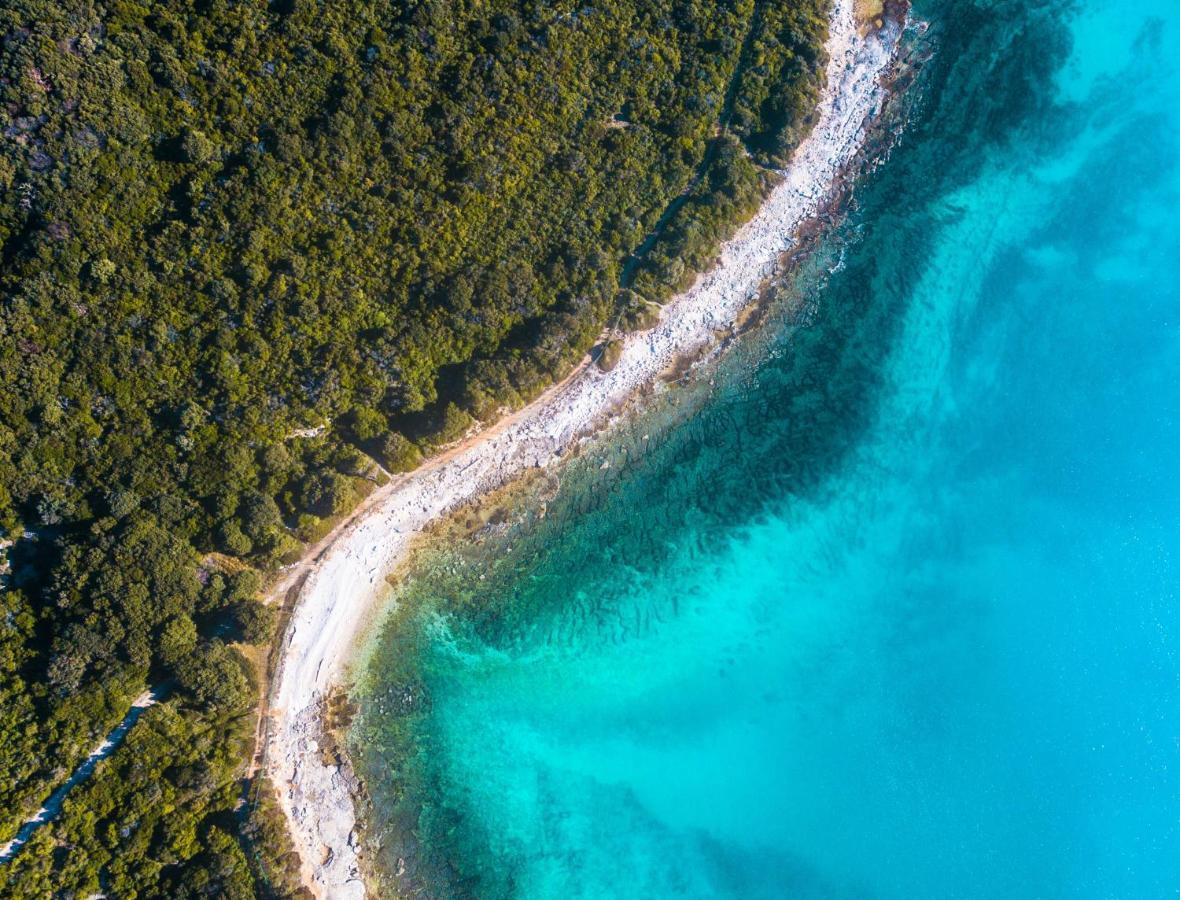 Villa Elena Deluxe Mit Whirlpool Und Beheiztem Pool Am Meer Und Wunderschoenen Blick Auf Die Brijuni Inseln Fazana Luaran gambar